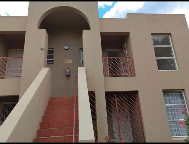 3 BEDROOM TOWNHOUSE FOR SALE IN BRACKENDOWNS
